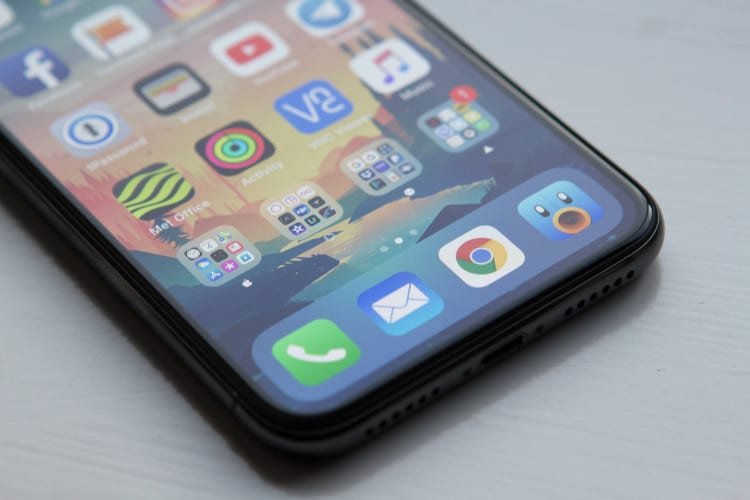 Jailbreak fans are aware the latest iPhone unlocking tool only works on iOS 12.1.2 and other earlier versions. It is likely though that no further iOS 12 jailbreak attempts will take place, and that is because of the new update from Luca Todesco. The dev is now working to pry open iOS 13, hinting of the likelihood that the mobile OS can be jailbroken.